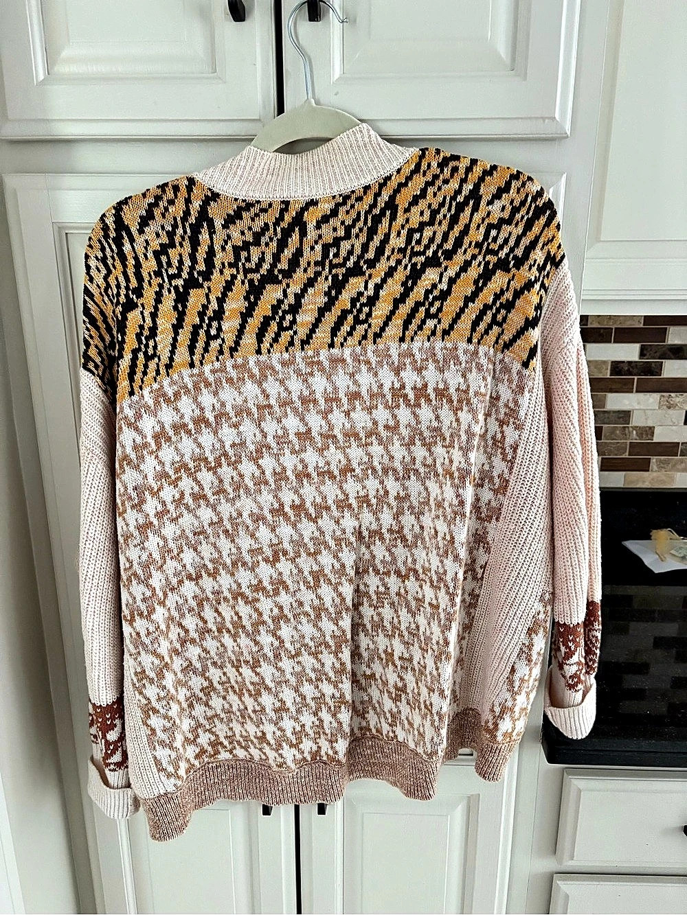 PILCRO Animal Print Cardigan White & Brown Small Like New - Picture 2 of 3
